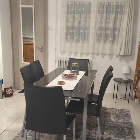 Dimitri'S Cosy Home-3
