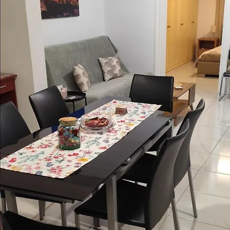 Dimitri'S Cosy Home-2